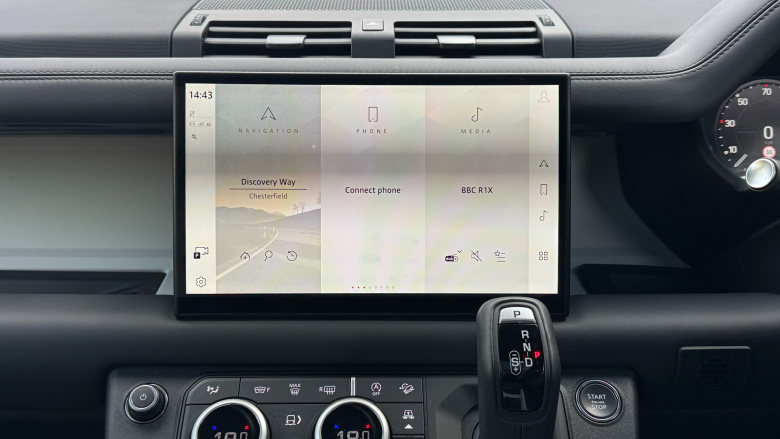 Land Rover Defender 3.0 D250 X-Dynamic HSE 90 3dr Auto Diesel Estate